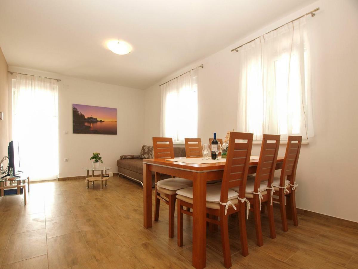 4 Stars Apartments-Pikula فاجانا المظهر الخارجي الصورة