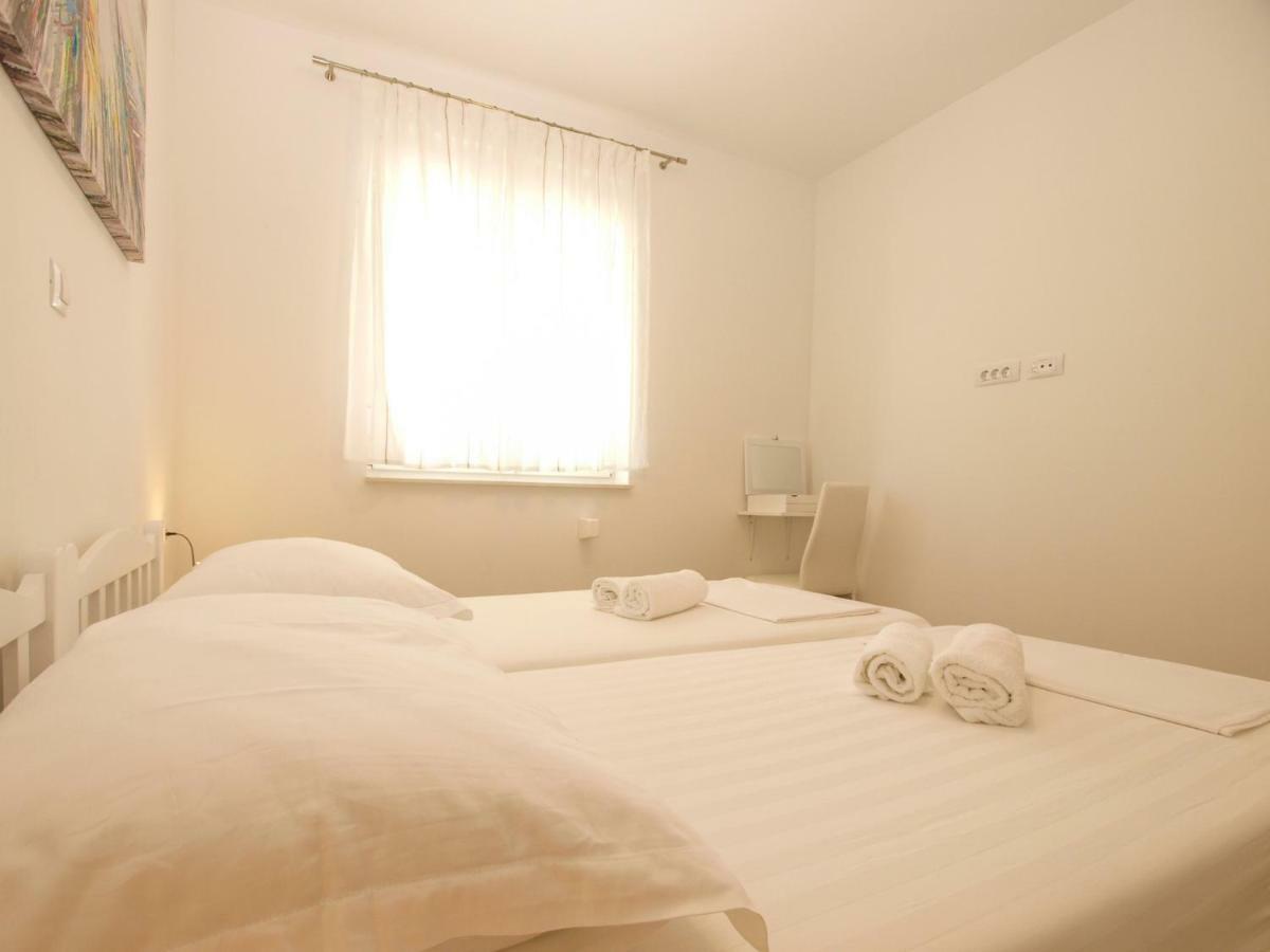 4 Stars Apartments-Pikula فاجانا المظهر الخارجي الصورة