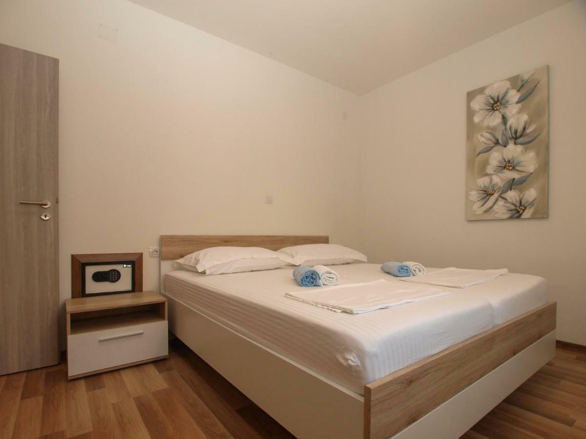 4 Stars Apartments-Pikula فاجانا المظهر الخارجي الصورة
