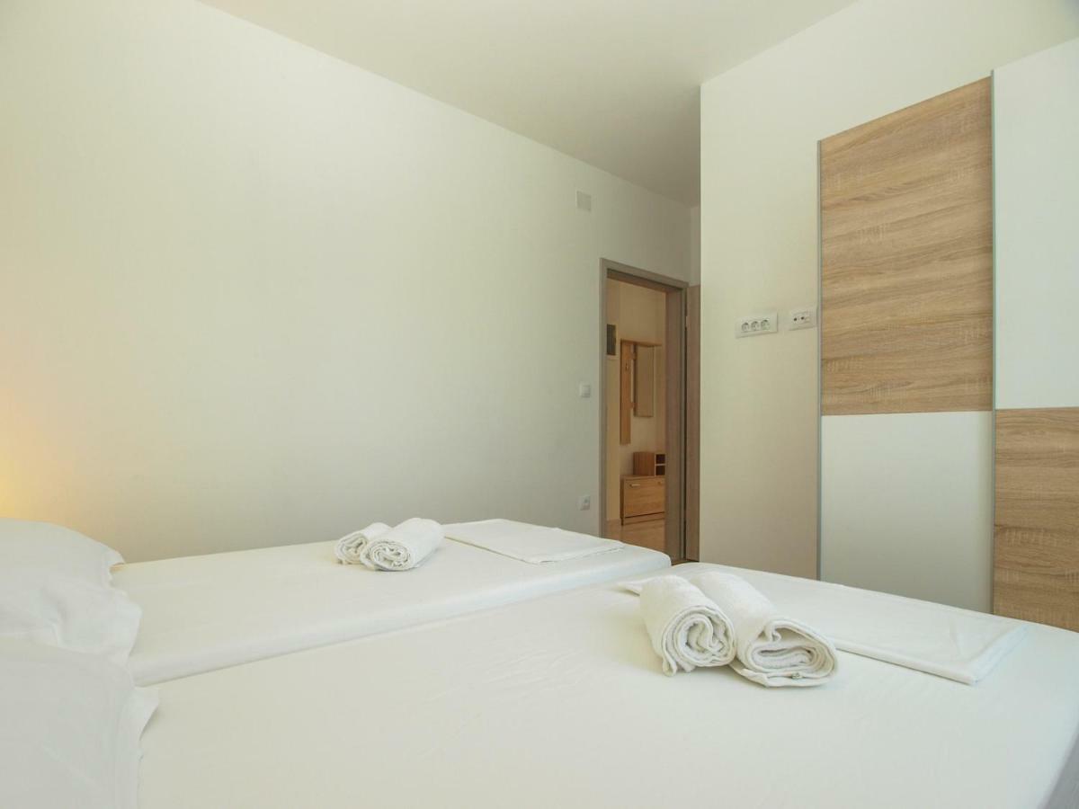 4 Stars Apartments-Pikula فاجانا المظهر الخارجي الصورة