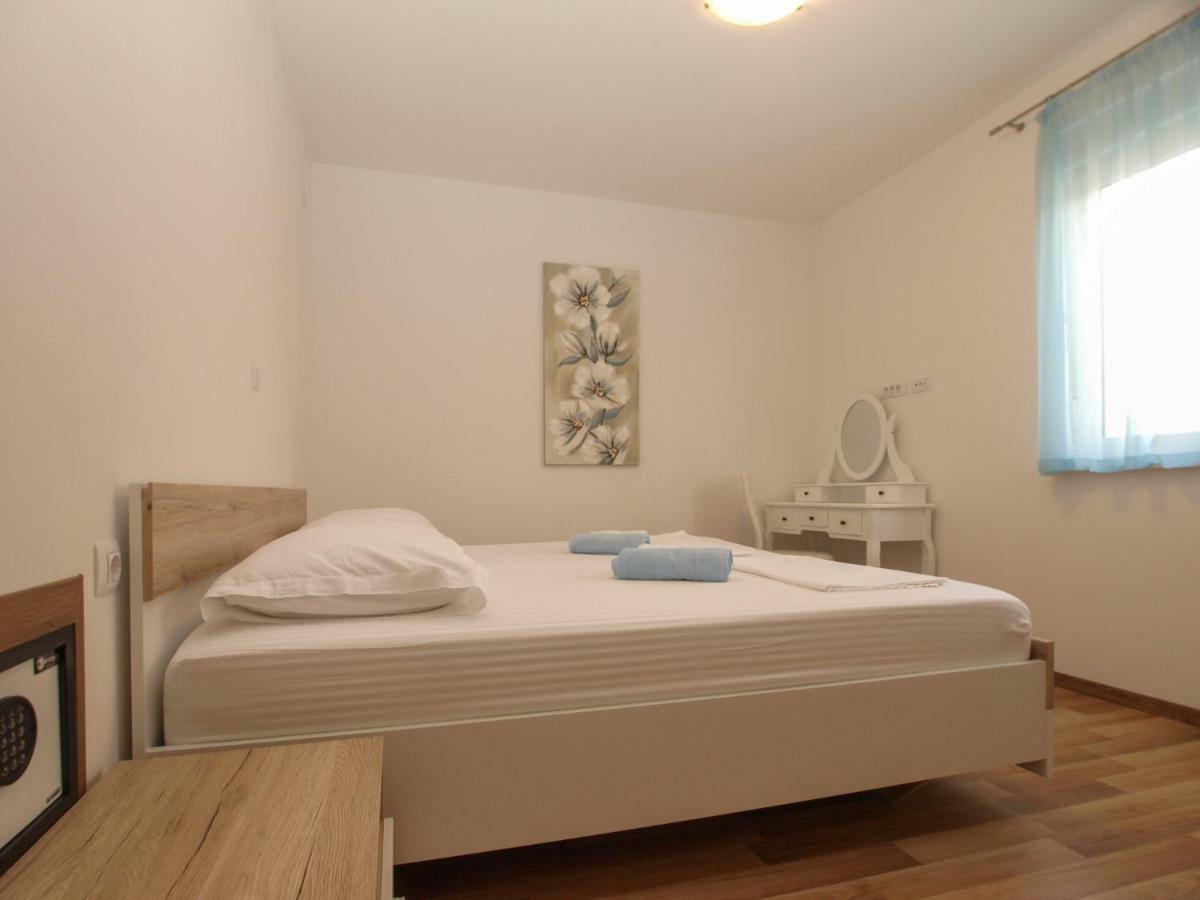4 Stars Apartments-Pikula فاجانا المظهر الخارجي الصورة