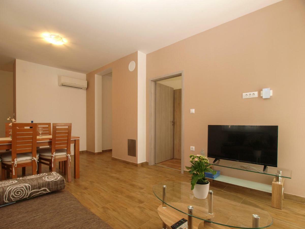 4 Stars Apartments-Pikula فاجانا المظهر الخارجي الصورة