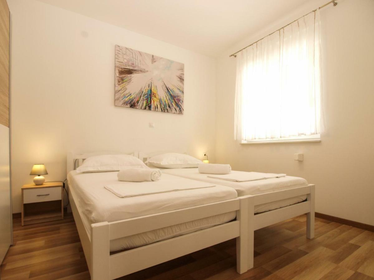 4 Stars Apartments-Pikula فاجانا المظهر الخارجي الصورة