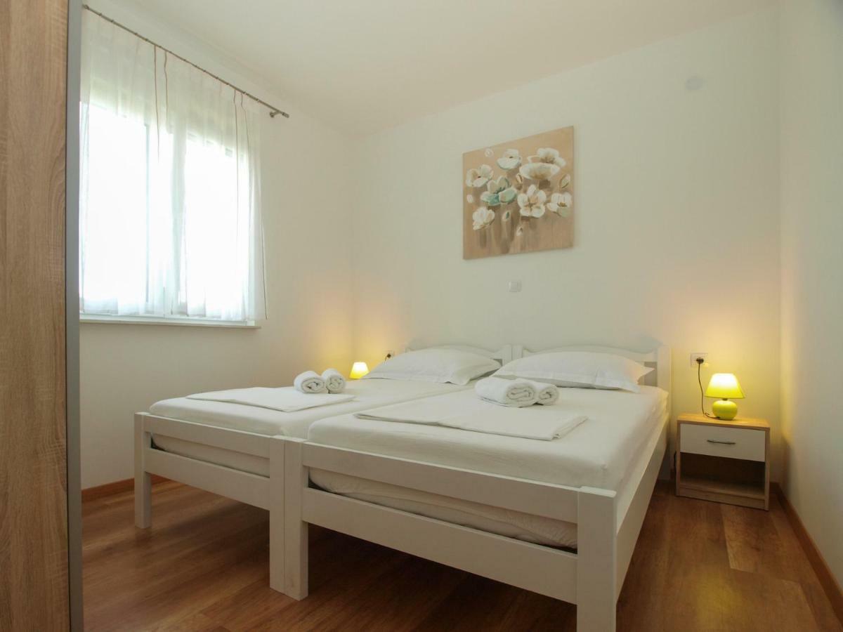 4 Stars Apartments-Pikula فاجانا المظهر الخارجي الصورة