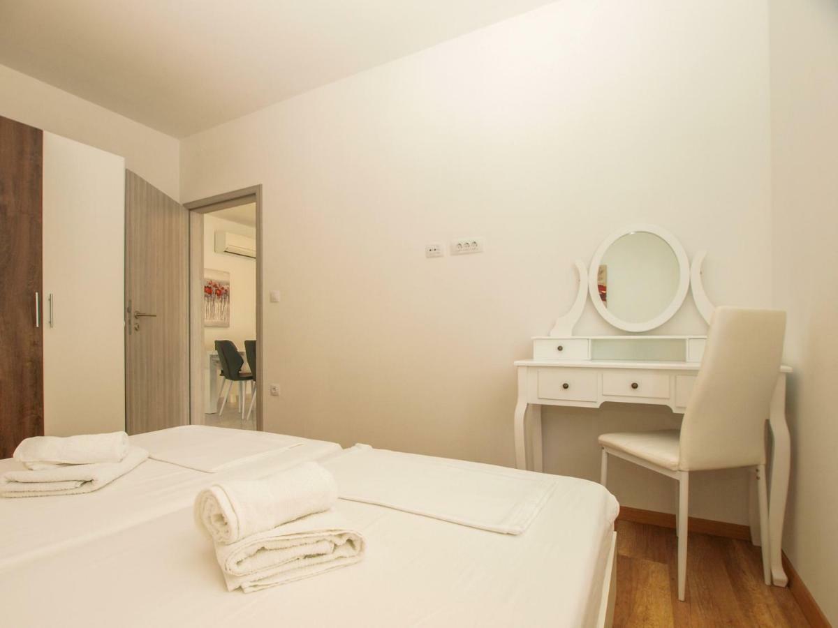 4 Stars Apartments-Pikula فاجانا المظهر الخارجي الصورة