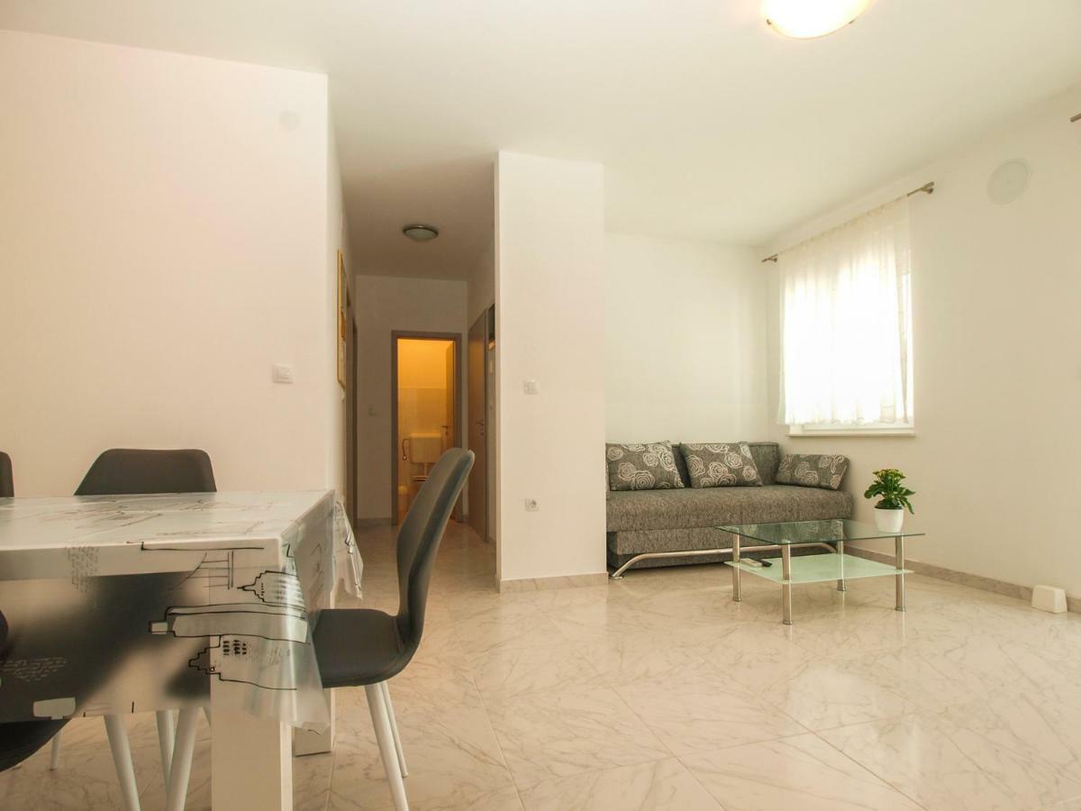 4 Stars Apartments-Pikula فاجانا المظهر الخارجي الصورة