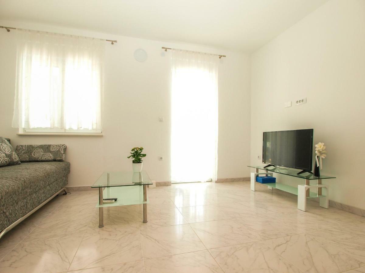 4 Stars Apartments-Pikula فاجانا المظهر الخارجي الصورة