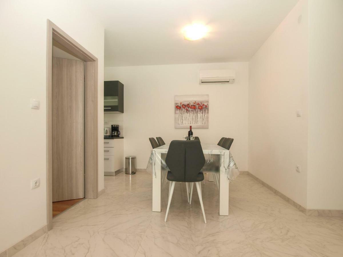 4 Stars Apartments-Pikula فاجانا المظهر الخارجي الصورة