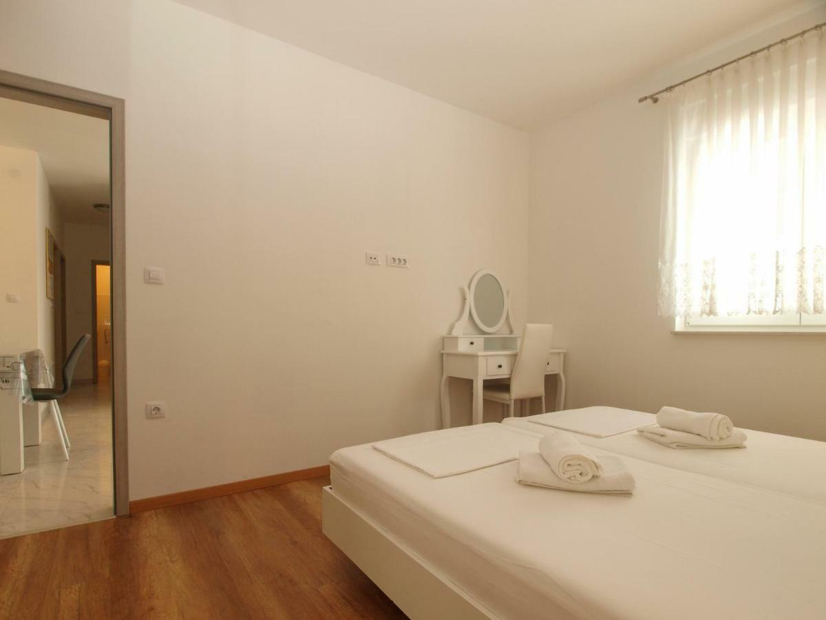 4 Stars Apartments-Pikula فاجانا المظهر الخارجي الصورة