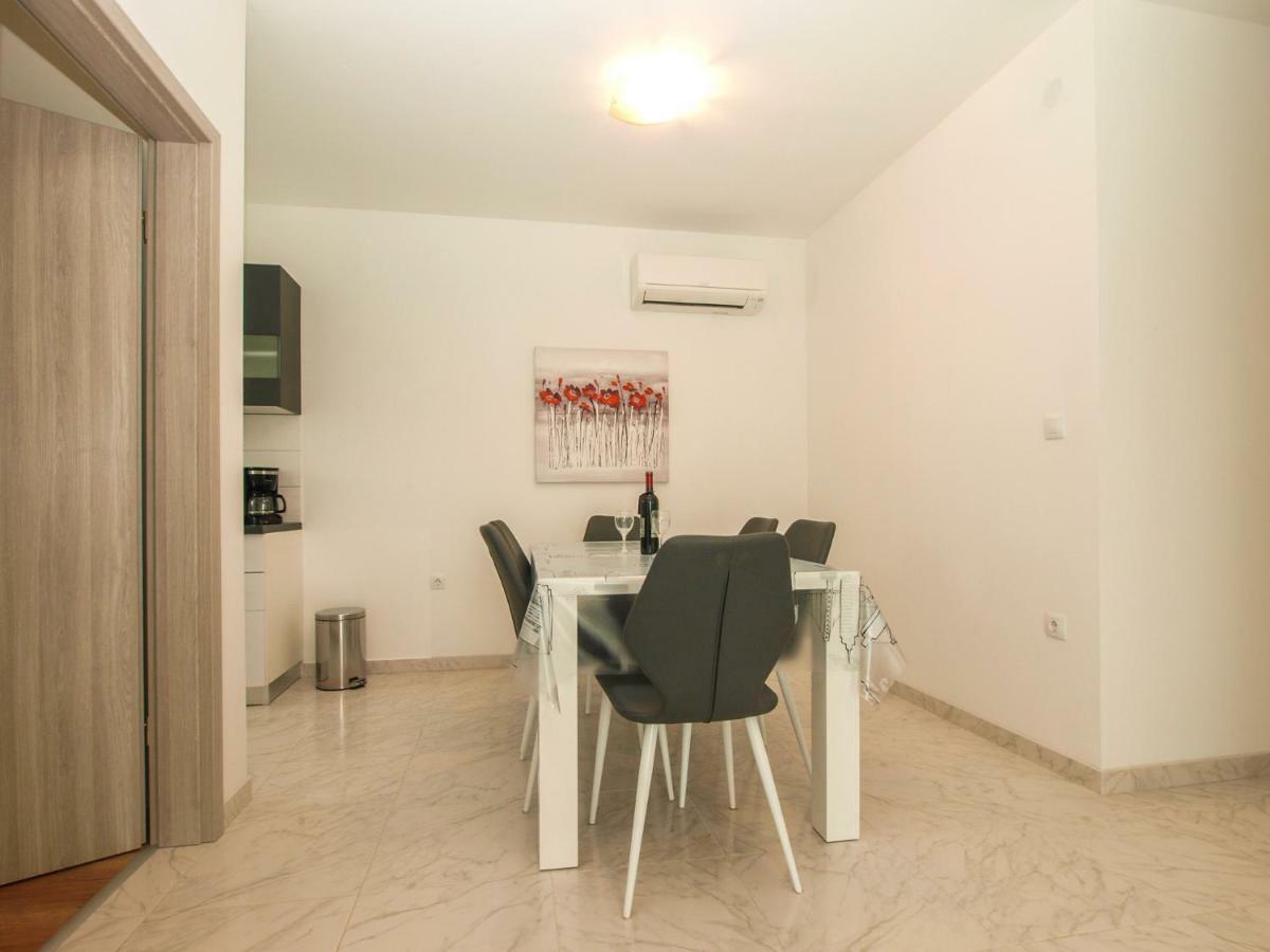 4 Stars Apartments-Pikula فاجانا المظهر الخارجي الصورة