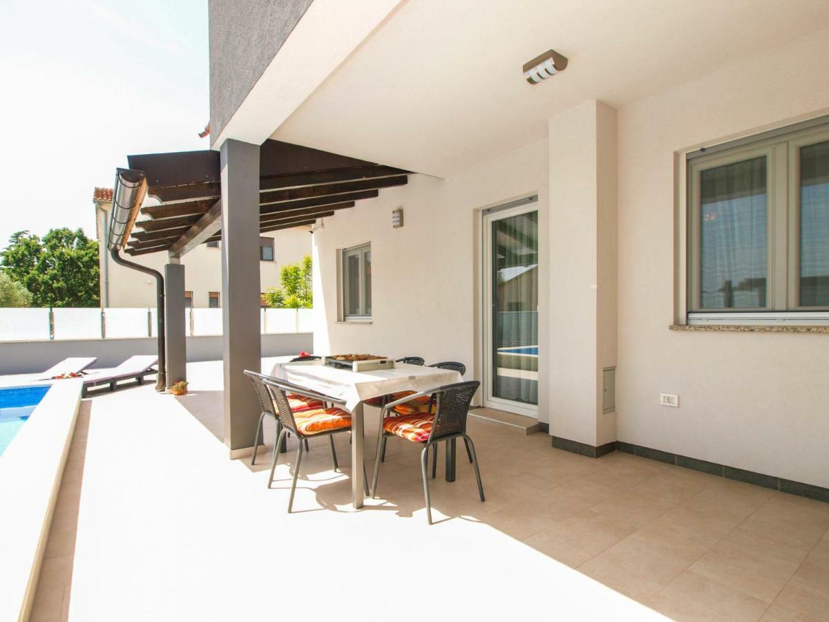 4 Stars Apartments-Pikula فاجانا المظهر الخارجي الصورة
