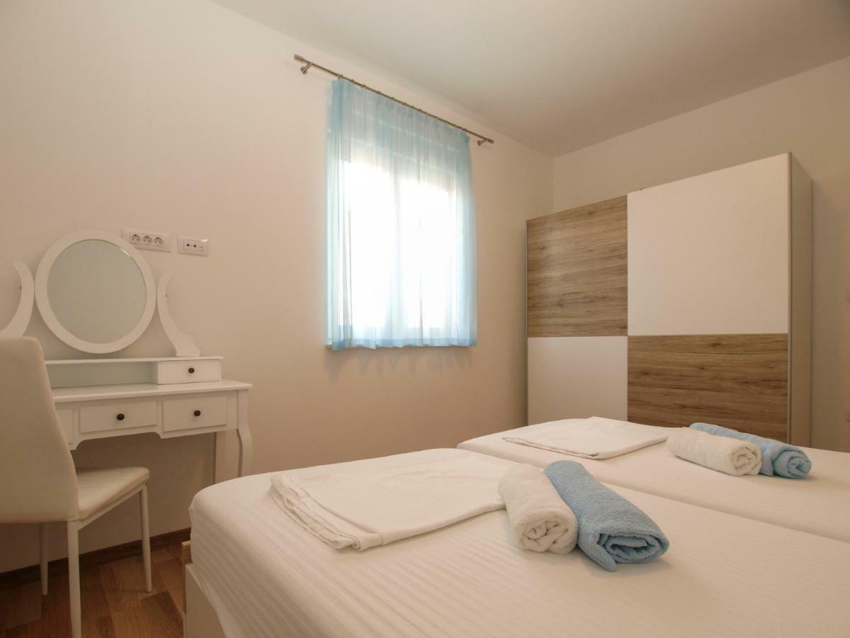 4 Stars Apartments-Pikula فاجانا المظهر الخارجي الصورة