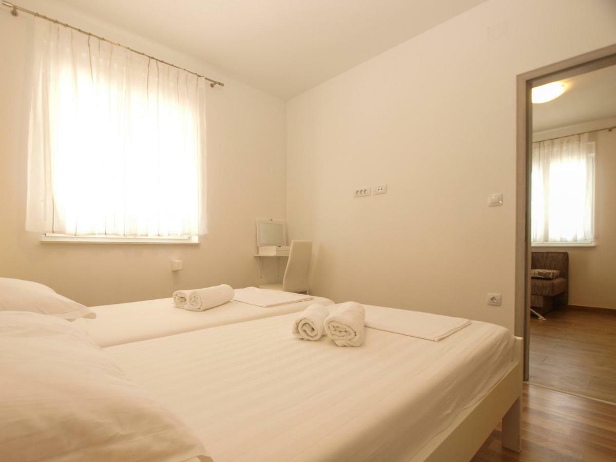 4 Stars Apartments-Pikula فاجانا المظهر الخارجي الصورة