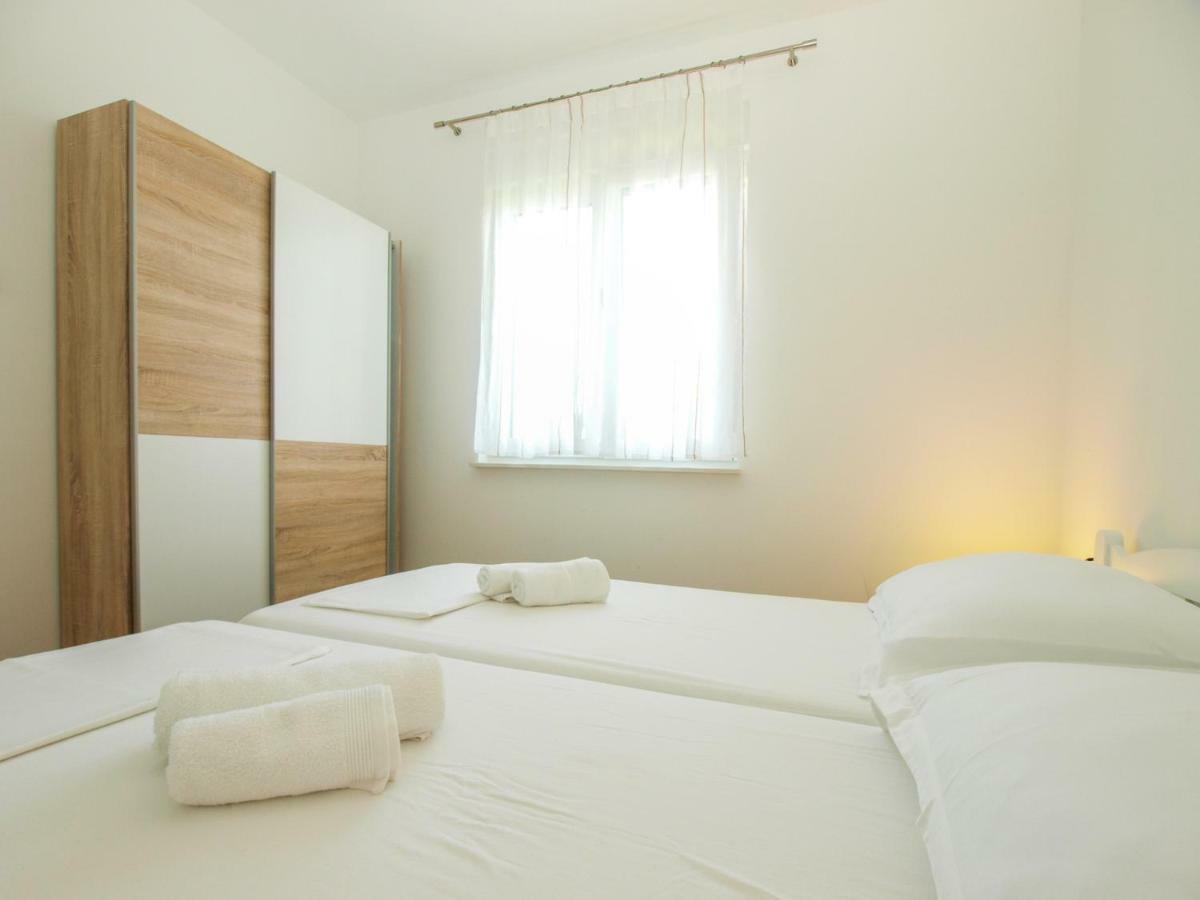 4 Stars Apartments-Pikula فاجانا المظهر الخارجي الصورة